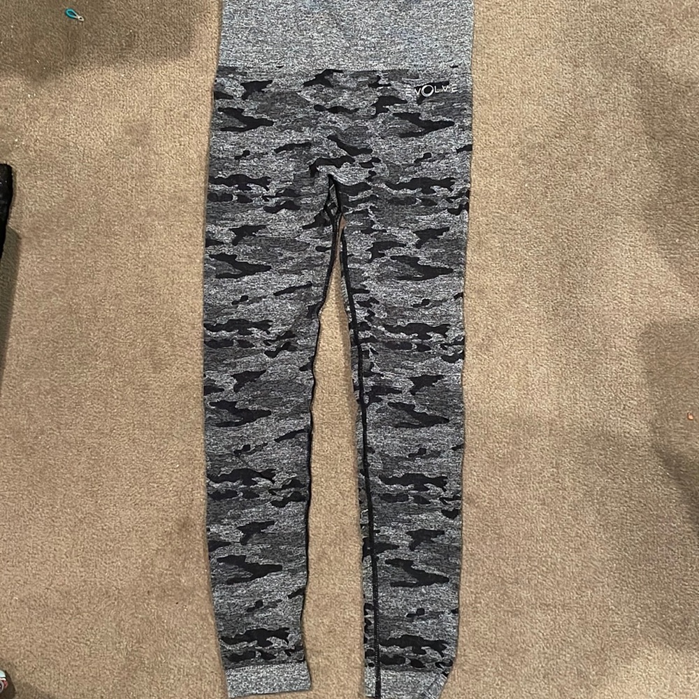 Evolve black and grey camo leggings - Medium